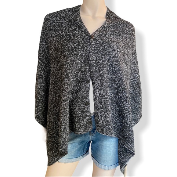 KNIT SHAWL | CAPE | SHRUG | PONCHO ... Wear 7 Ways - Picture 4 of 9